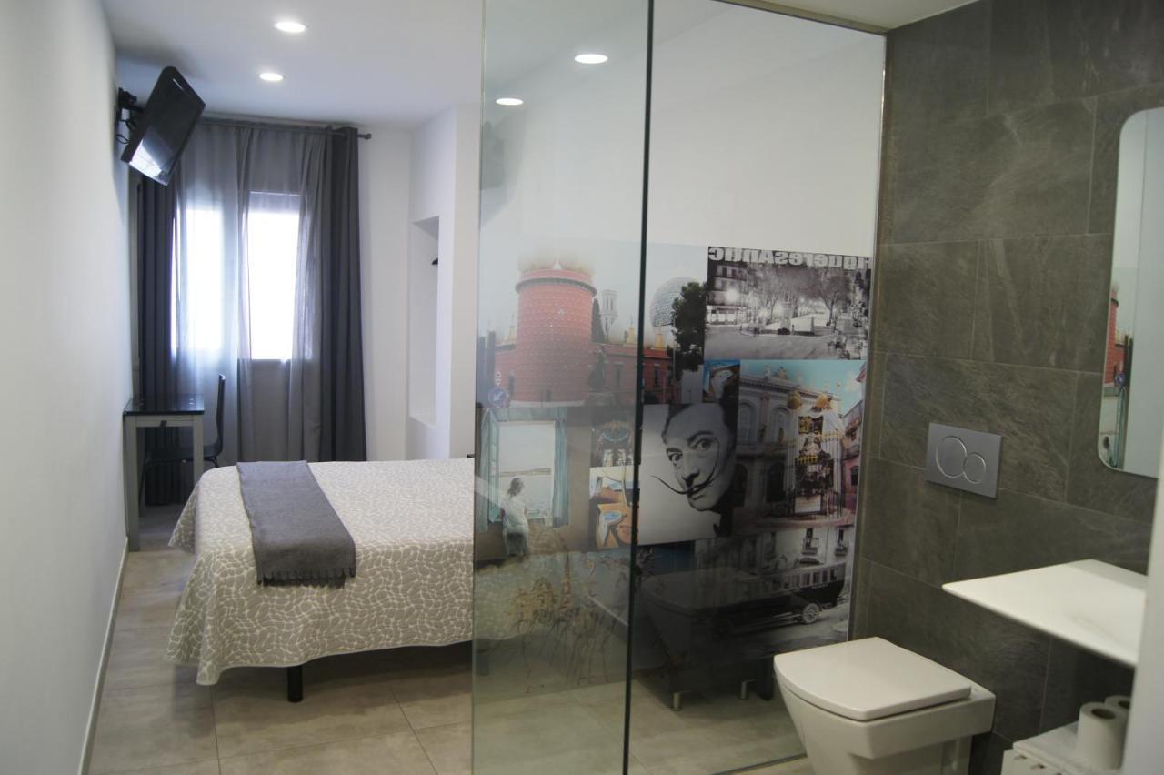 Hostal Sanmar Фигерас Экстерьер фото
